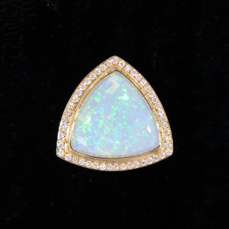 Gold Anhänger mit Dreiecker Heller Opal